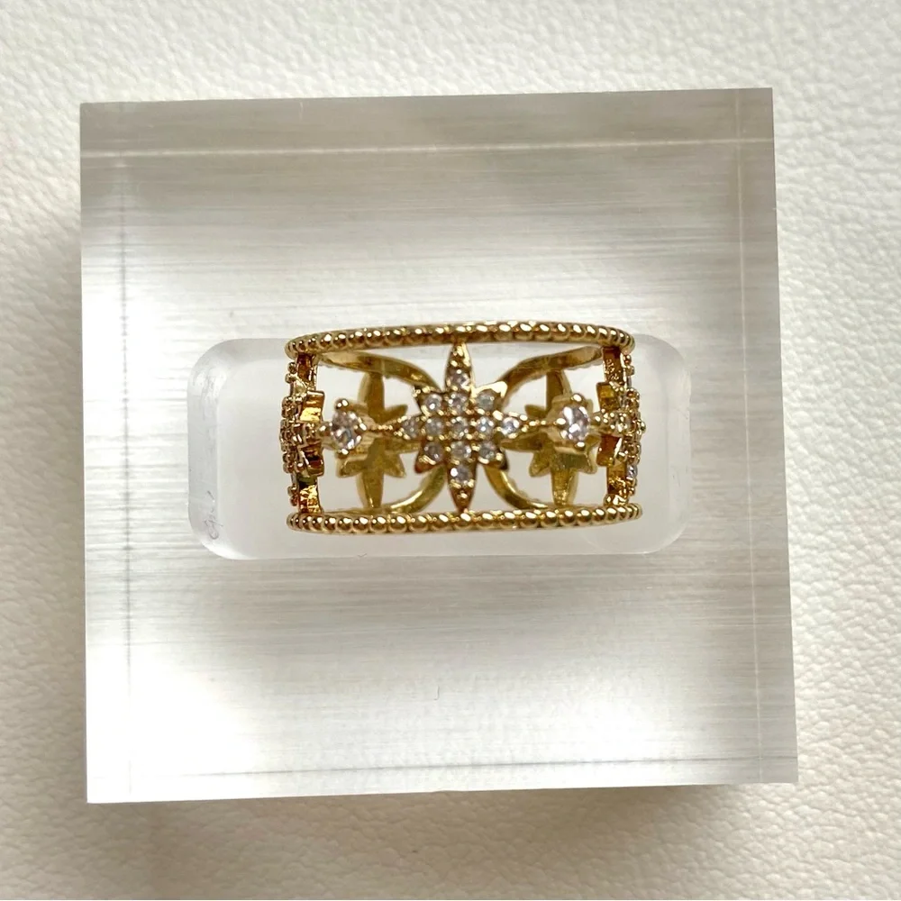 Elegant Gold and Silver Women's Ring